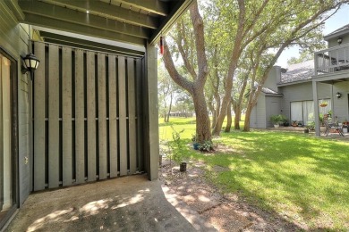 Welcome to Oak Bay Club! This elegant 2-bedroom, 2.5-bath on Rockport Country Club in Texas - for sale on GolfHomes.com, golf home, golf lot