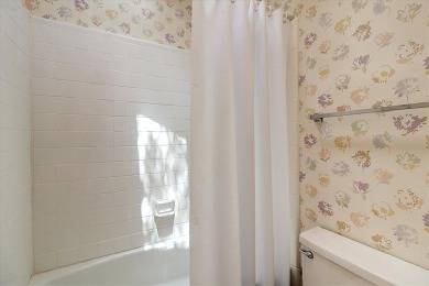 Welcome to Oak Bay Club! This elegant 2-bedroom, 2.5-bath on Rockport Country Club in Texas - for sale on GolfHomes.com, golf home, golf lot