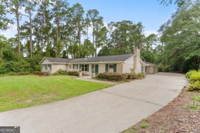 FORE!!! Forest Heights Country Club Classic 3BR/3BA - 2474 sq ft on Forest Heights Country Club in Georgia - for sale on GolfHomes.com, golf home, golf lot