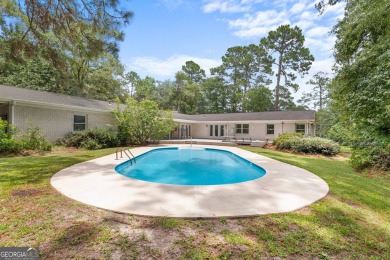 FORE!!! Forest Heights Country Club Classic 3BR/3BA - 2474 sq ft on Forest Heights Country Club in Georgia - for sale on GolfHomes.com, golf home, golf lot