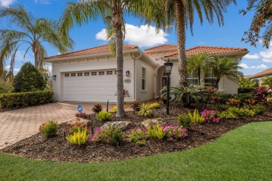 This beautifully updated 3-bedroom, 2-bathroom home offers 2,166 on Ritz-Carlton Members Golf Club in Florida - for sale on GolfHomes.com, golf home, golf lot