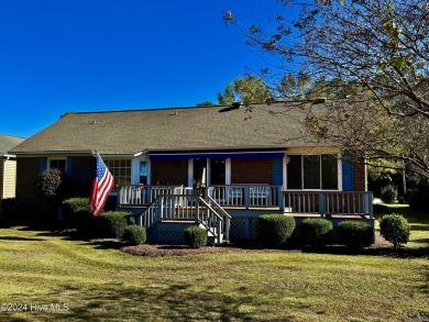 Great curb appeal in this immaculately maintained brick split on Emerald Golf Club in North Carolina - for sale on GolfHomes.com, golf home, golf lot