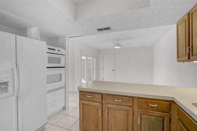 Short Sale. Step into a high-value opportunity in the on IMG Academies Golf and Country Club in Florida - for sale on GolfHomes.com, golf home, golf lot