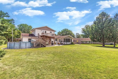 Gorgeous home in the heart of Stoughton's desirable Country Club on Stoughton Country Club in Wisconsin - for sale on GolfHomes.com, golf home, golf lot