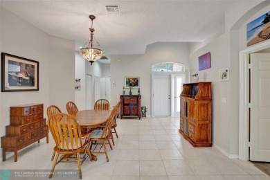 Spacious 3/2 villa offers over 2000sq. feet of living area!! on Aberdeen Golf and Country Club in Florida - for sale on GolfHomes.com, golf home, golf lot