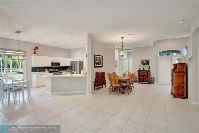 Spacious 3/2 villa offers over 2000sq. feet of living area!! on Aberdeen Golf and Country Club in Florida - for sale on GolfHomes.com, golf home, golf lot