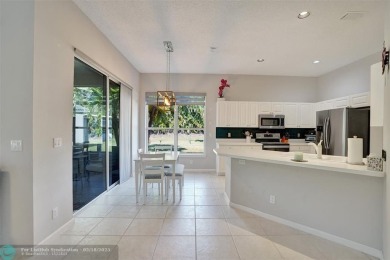 Spacious 3/2 villa offers over 2000sq. feet of living area!! on Aberdeen Golf and Country Club in Florida - for sale on GolfHomes.com, golf home, golf lot