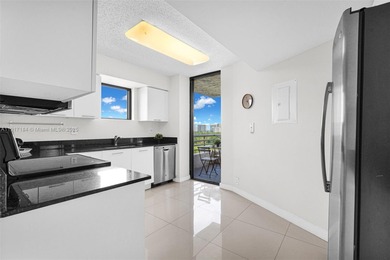 Amazing opportunity in the heart of Aventura. This bright on Turnberry Isle Resort and Club in Florida - for sale on GolfHomes.com, golf home, golf lot