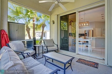 Spacious 3/2 villa offers over 2000sq. feet of living area!! on Aberdeen Golf and Country Club in Florida - for sale on GolfHomes.com, golf home, golf lot