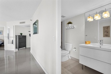 Amazing opportunity in the heart of Aventura. This bright on Turnberry Isle Resort and Club in Florida - for sale on GolfHomes.com, golf home, golf lot