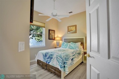 Spacious 3/2 villa offers over 2000sq. feet of living area!! on Aberdeen Golf and Country Club in Florida - for sale on GolfHomes.com, golf home, golf lot