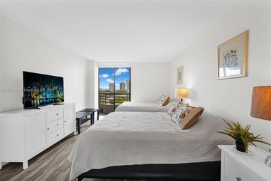 Amazing opportunity in the heart of Aventura. This bright on Turnberry Isle Resort and Club in Florida - for sale on GolfHomes.com, golf home, golf lot