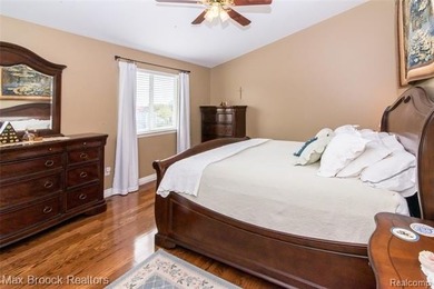 Meticulously maintained & tastefully updated 4 Bedroom / 2.5 on Beacon Hill Golf Club in Michigan - for sale on GolfHomes.com, golf home, golf lot