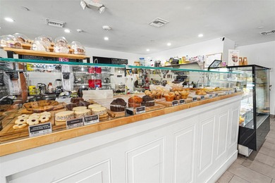 Amazing opportunity in the heart of Aventura. This bright on Turnberry Isle Resort and Club in Florida - for sale on GolfHomes.com, golf home, golf lot