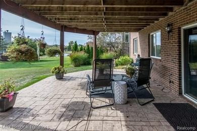 Meticulously maintained & tastefully updated 4 Bedroom / 2.5 on Beacon Hill Golf Club in Michigan - for sale on GolfHomes.com, golf home, golf lot