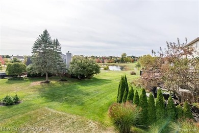 Meticulously maintained & tastefully updated 4 Bedroom / 2.5 on Beacon Hill Golf Club in Michigan - for sale on GolfHomes.com, golf home, golf lot
