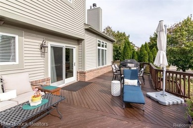 Meticulously maintained & tastefully updated 4 Bedroom / 2.5 on Beacon Hill Golf Club in Michigan - for sale on GolfHomes.com, golf home, golf lot