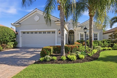 This beautifully updated 3-bedroom home with a dedicated office on Ritz-Carlton Members Golf Club in Florida - for sale on GolfHomes.com, golf home, golf lot