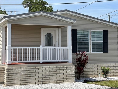 Beautiful 2011 Palm Harbor Manufactured Home, 1,404 SqFt 2 on Mangrove Bay Golf Course in Florida - for sale on GolfHomes.com, golf home, golf lot