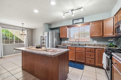 MOVE-IN READY ORO VALLEY GEM IN DESIRABLE VILLAGES OF LA CANADA! on El Conquistador Country Club - Canada in Arizona - for sale on GolfHomes.com, golf home, golf lot