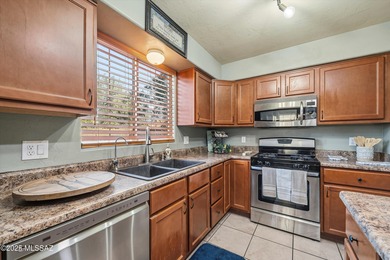 MOVE-IN READY ORO VALLEY GEM IN DESIRABLE VILLAGES OF LA CANADA! on El Conquistador Country Club - Canada in Arizona - for sale on GolfHomes.com, golf home, golf lot