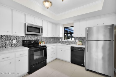 Updated End-Unit Condo in Deerwood Country Club Villas! Move-in on The Deerwood Country Club in Florida - for sale on GolfHomes.com, golf home, golf lot