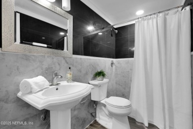 Updated End-Unit Condo in Deerwood Country Club Villas! Move-in on The Deerwood Country Club in Florida - for sale on GolfHomes.com, golf home, golf lot