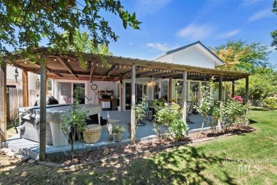 Beautifully updated and impeccably maintained single-level home on Lakeview Golf Club in Idaho - for sale on GolfHomes.com, golf home, golf lot