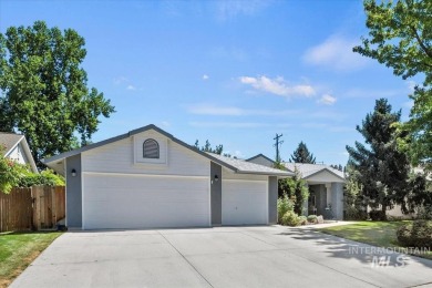 Beautifully updated and impeccably maintained single-level home on Lakeview Golf Club in Idaho - for sale on GolfHomes.com, golf home, golf lot