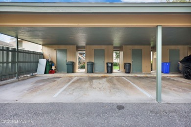 Updated End-Unit Condo in Deerwood Country Club Villas! Move-in on The Deerwood Country Club in Florida - for sale on GolfHomes.com, golf home, golf lot