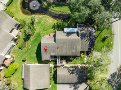Updated End-Unit Condo in Deerwood Country Club Villas! Move-in on The Deerwood Country Club in Florida - for sale on GolfHomes.com, golf home, golf lot