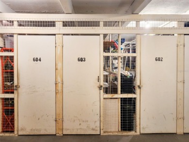 One or more photo(s) has been virtually staged. Price on Pinebrook/Ironwood Golf Course in Florida - for sale on GolfHomes.com, golf home, golf lot