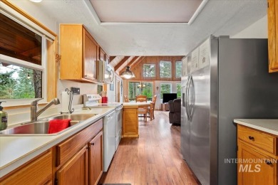 Peaceful Mountain Home. Wooded and well maintained with Vaulted on Terrace Lakes Golf Resort in Idaho - for sale on GolfHomes.com, golf home, golf lot