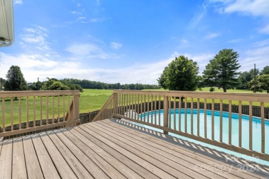 Move in Ready and cute as a button! All new flooring throughout on Lake Louise Golf Club in North Carolina - for sale on GolfHomes.com, golf home, golf lot