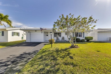 Pompano Beach 2BR 2BA in immaculate condition. Ha s1 Car Garage on Leisureville Community Association in Florida - for sale on GolfHomes.com, golf home, golf lot