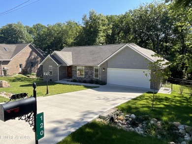 Like New Jones Bros Construction home in Fairfield Glade. (Owner on Stonehenge Golf Course in Tennessee - for sale on GolfHomes.com, golf home, golf lot