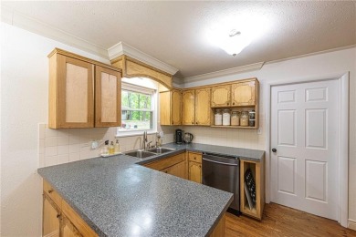 WELCOME HOME! This charming 2-bedrm, 2-bathrm home located in on Bella Vista Country Club and Golf Course in Arkansas - for sale on GolfHomes.com, golf home, golf lot