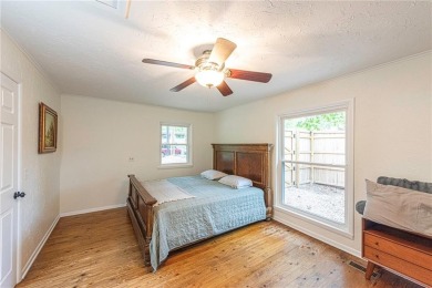 WELCOME HOME! This charming 2-bedrm, 2-bathrm home located in on Bella Vista Country Club and Golf Course in Arkansas - for sale on GolfHomes.com, golf home, golf lot