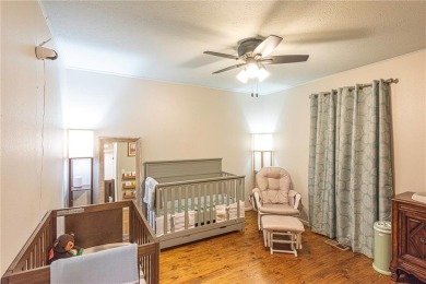 WELCOME HOME! This charming 2-bedrm, 2-bathrm home located in on Bella Vista Country Club and Golf Course in Arkansas - for sale on GolfHomes.com, golf home, golf lot