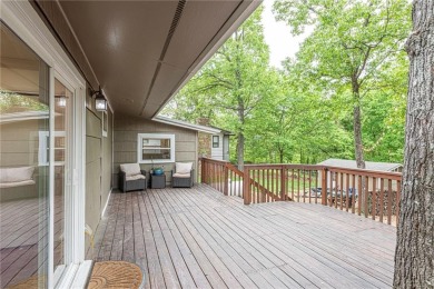 WELCOME HOME! This charming 2-bedrm, 2-bathrm home located in on Bella Vista Country Club and Golf Course in Arkansas - for sale on GolfHomes.com, golf home, golf lot