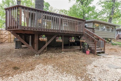 WELCOME HOME! This charming 2-bedrm, 2-bathrm home located in on Bella Vista Country Club and Golf Course in Arkansas - for sale on GolfHomes.com, golf home, golf lot