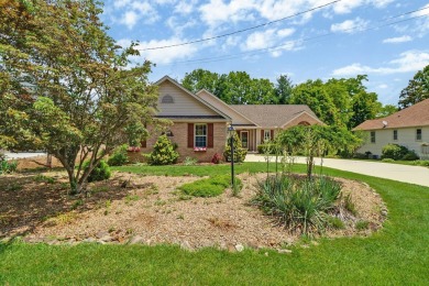 GOLF FRONT!! Enjoy great views from the deck of this 1,675 on Heatherhurst Golf Course in Tennessee - for sale on GolfHomes.com, golf home, golf lot
