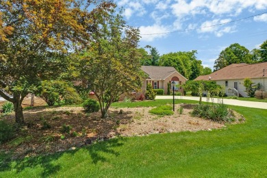 GOLF FRONT!! Enjoy great views from the deck of this 1,675 on Heatherhurst Golf Course in Tennessee - for sale on GolfHomes.com, golf home, golf lot
