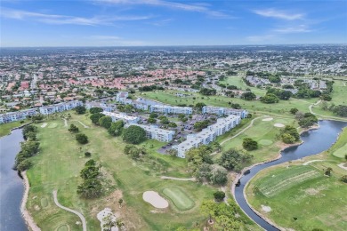 Well-maintained, spacious and bright 2-bedroom, 2-bath condo + on Oriole Golf and Tennis Club in Florida - for sale on GolfHomes.com, golf home, golf lot