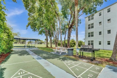 Well-maintained, spacious and bright 2-bedroom, 2-bath condo + on Oriole Golf and Tennis Club in Florida - for sale on GolfHomes.com, golf home, golf lot
