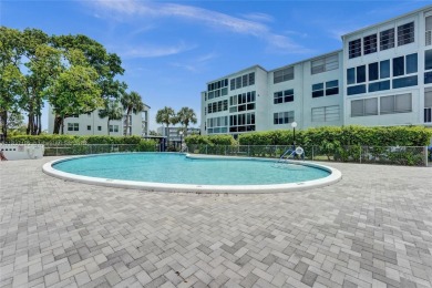 Well-maintained, spacious and bright 2-bedroom, 2-bath condo + on Oriole Golf and Tennis Club in Florida - for sale on GolfHomes.com, golf home, golf lot