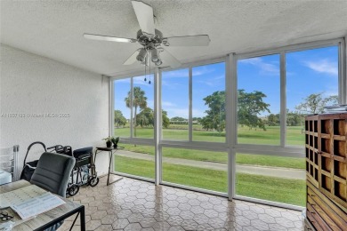 Well-maintained, spacious and bright 2-bedroom, 2-bath condo + on Oriole Golf and Tennis Club in Florida - for sale on GolfHomes.com, golf home, golf lot