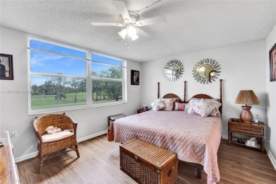 Well-maintained, spacious and bright 2-bedroom, 2-bath condo + on Oriole Golf and Tennis Club in Florida - for sale on GolfHomes.com, golf home, golf lot