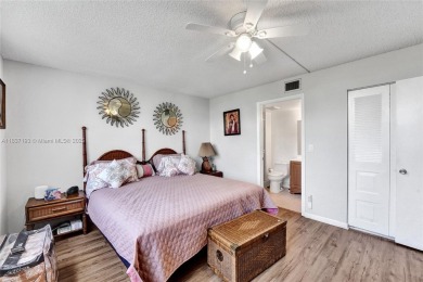 Well-maintained, spacious and bright 2-bedroom, 2-bath condo + on Oriole Golf and Tennis Club in Florida - for sale on GolfHomes.com, golf home, golf lot