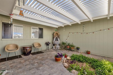 High-End Upgrades Meets Energy Efficiency in Sun City. Welcome on Sun City Lakes West and East in Arizona - for sale on GolfHomes.com, golf home, golf lot